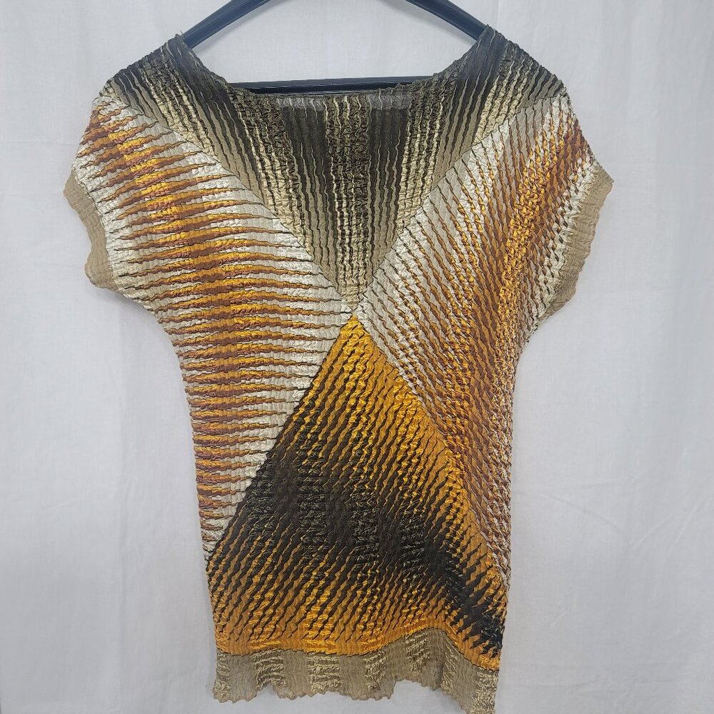 Women's Crinkle stretch top size 4 - 6